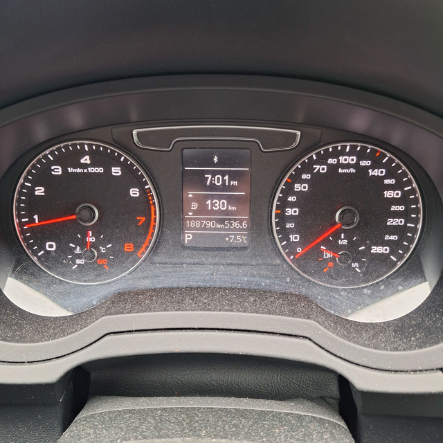 2016 Audi Q3 TFSI Komfort, AWD, 2.0L 4cyl, 43 Service records! - Photo 22