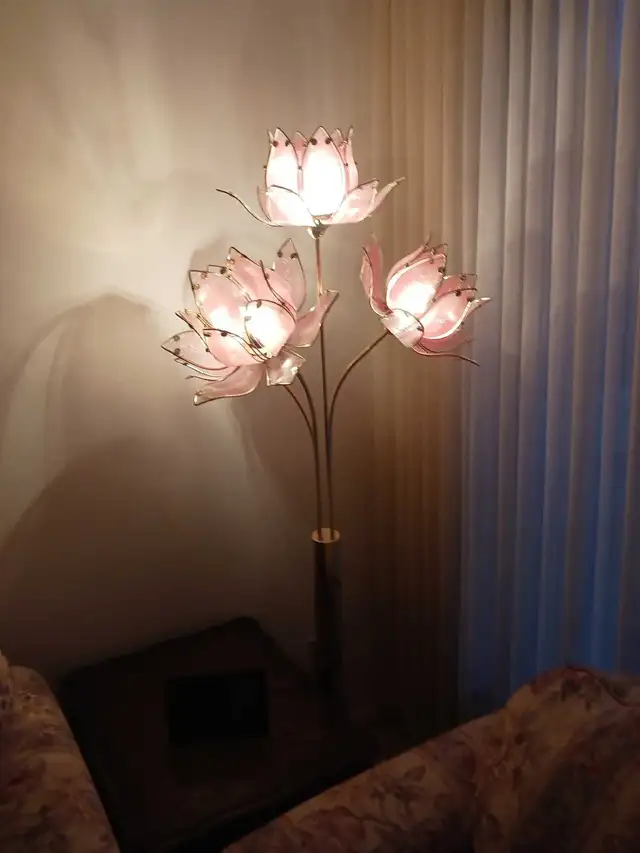 Hollywood lotus lamps - Photo 3