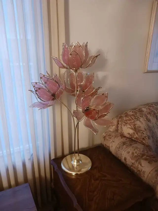 Hollywood lotus lamps - Photo 4