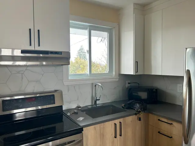 3 1/2, entièrement rénové, poêle frigo inclus, 1075$ 1er juin - Photo 2