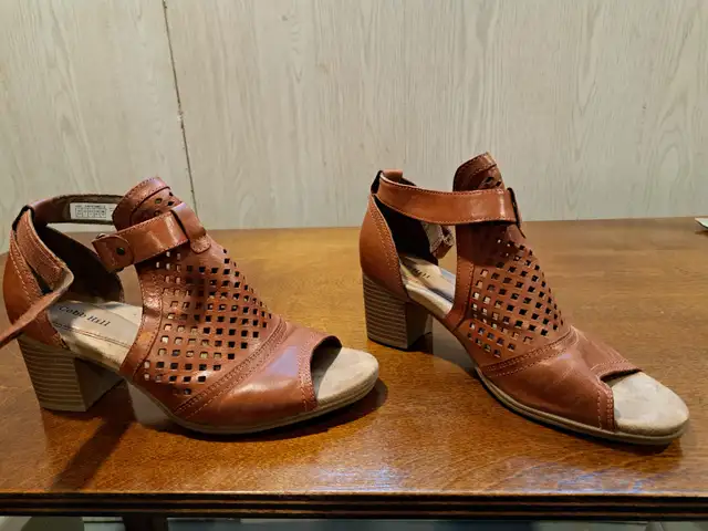 Souliers pour femmes et bottillons - Photo 2