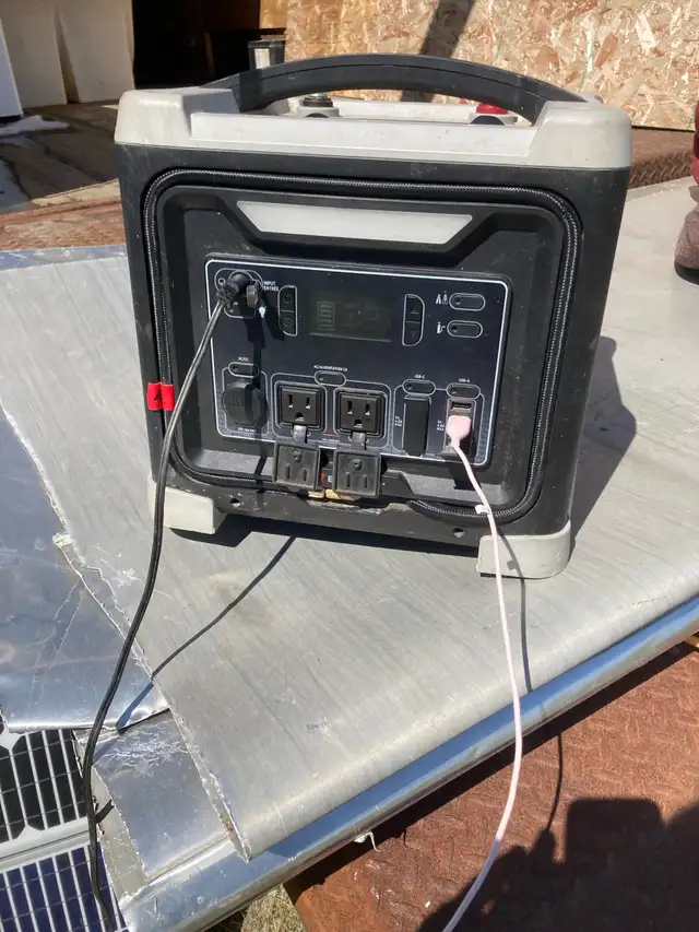 Motomaster Power Box