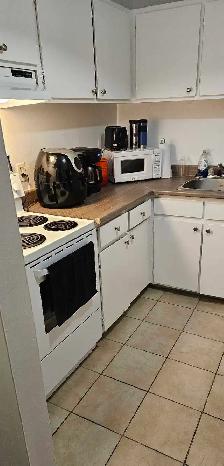 Hull – All-Inclusive | 1st Month FREE   AC Fee PAID   Early Move - Photo 4