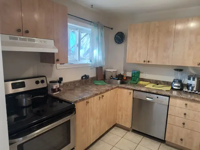 GRAND 3 1/2 sur une petite rue tranquille, Blainville - Photo 3