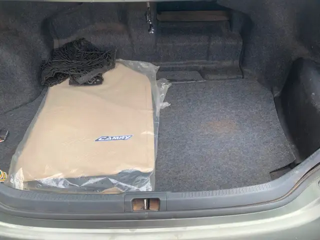 2012 Toyota Camry Hybrid XLE - Photo 8