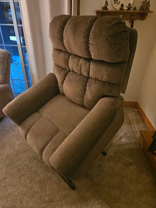 Lift Assist Chair - Photo 3