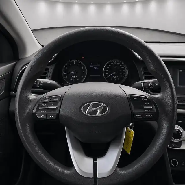 2020 Hyundai Elantra SE - Photo 12