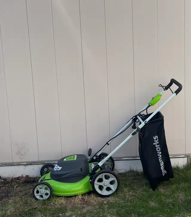 Greenworks Electric Lawn Mower