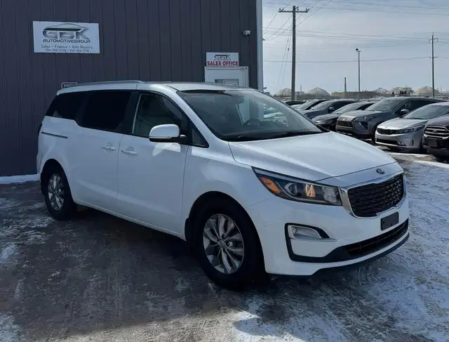 2020 Kia Sedona LX - Photo 5