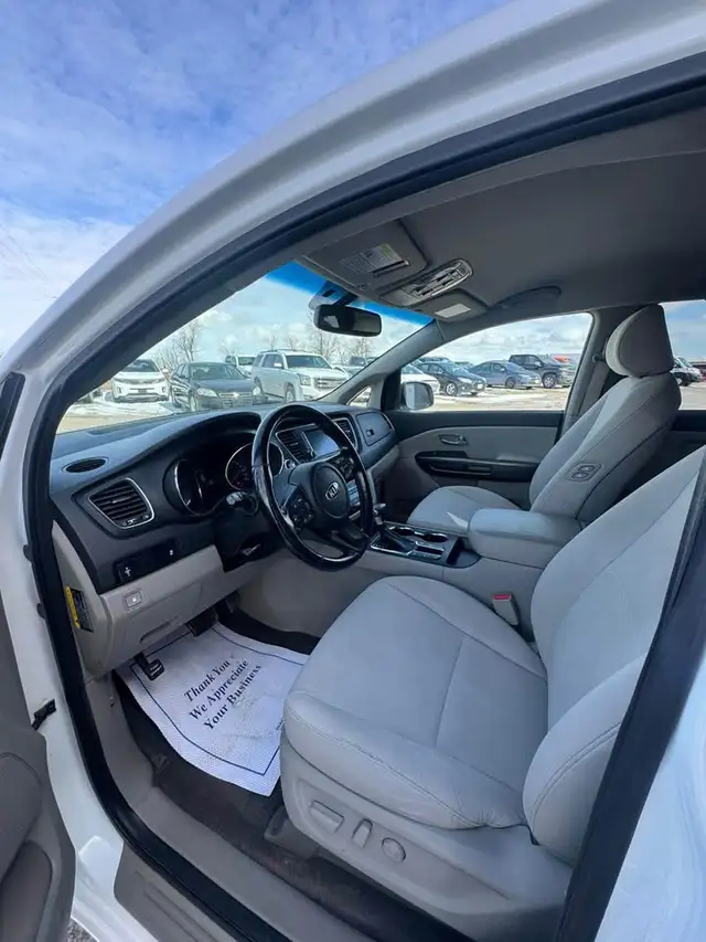 2020 Kia Sedona LX - Photo 14