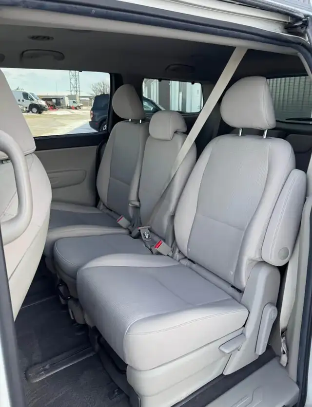2020 Kia Sedona LX - Photo 16