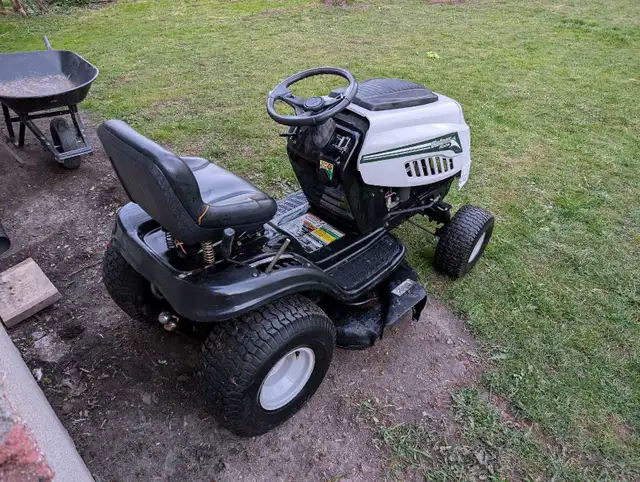 lawn tractor for sale - Photo 2