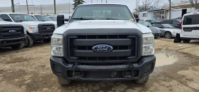 2015 Ford Super Duty F-350 SRW - 4x4 - 4 Doors - Tow Package! - Photo 2