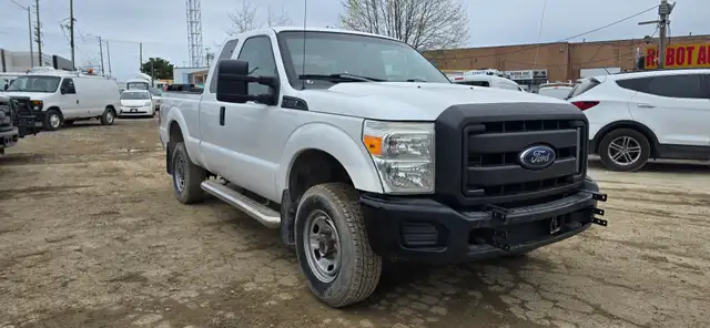 2015 Ford Super Duty F-350 SRW - 4x4 - 4 Doors - Tow Package! - Photo 3