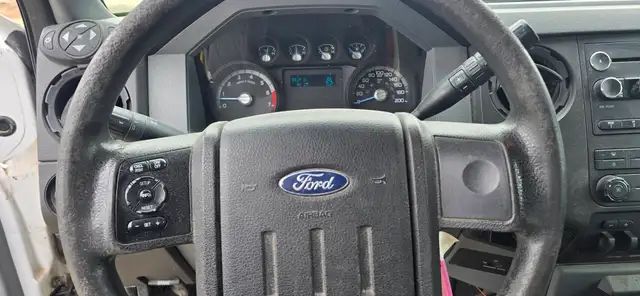 2015 Ford Super Duty F-350 SRW - 4x4 - 4 Doors - Tow Package! - Photo 11