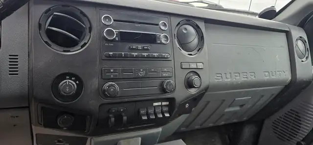 2015 Ford Super Duty F-350 SRW - 4x4 - 4 Doors - Tow Package! - Photo 12