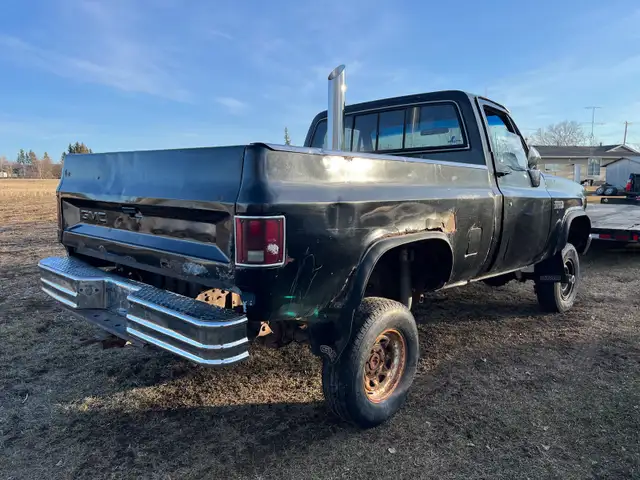 1982 GMC Shortbox 4x4 - Photo 5