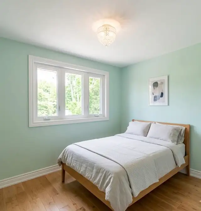 Spacious & Bright 2‑Bedroom Apartment — Steps from Dufferin Subw - Photo 3