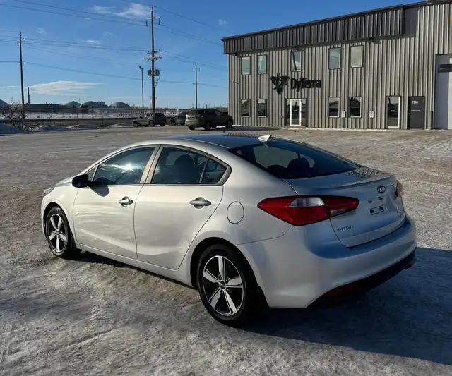 2018 Kia Forte LX - Photo 4