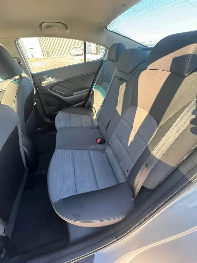 2018 Kia Forte LX - Photo 10