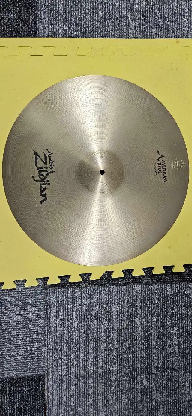 CYMBALS  RIDE/ HIGHHATS./ CRASH
