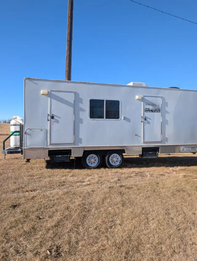 Office Trailer - Photo 2