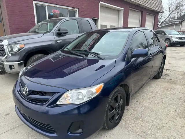 2013 Toyota Corolla LE AUTOMATIC NEW SAFETY CLEAN TITLE LOW KM