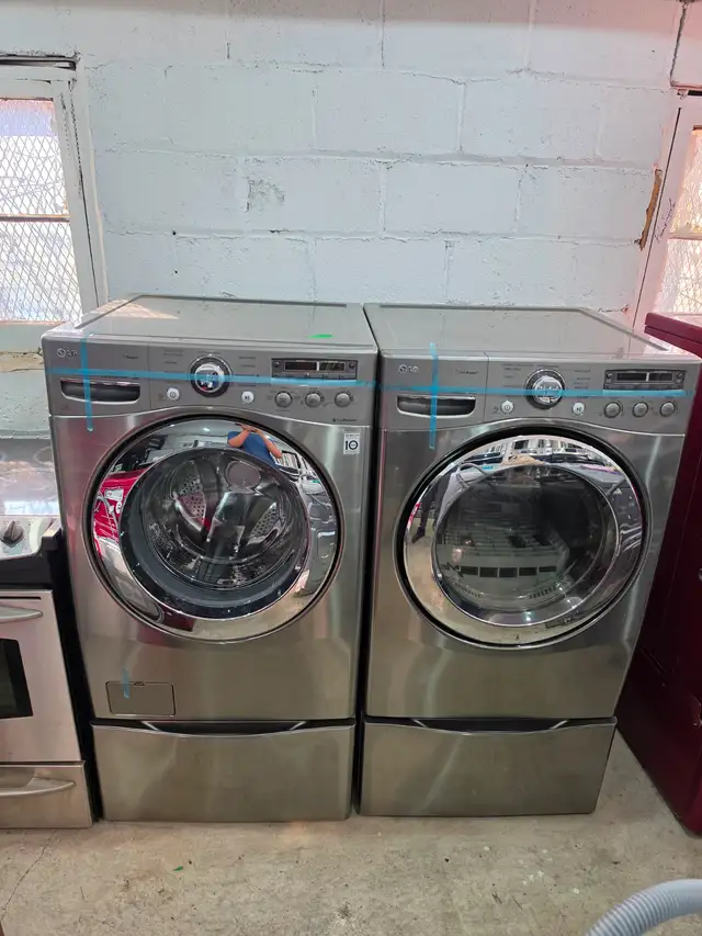 LG 27' Stainless Steel Front-Load Washer Dryer Set W/ Pedestals