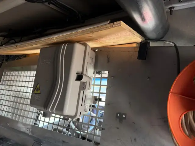 2015 Ford Econoline Commercial Cutaway - Photo 14