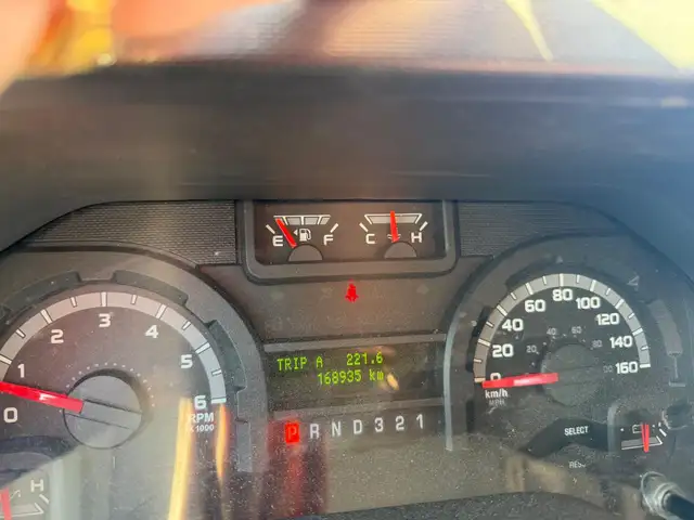 2015 Ford Econoline Commercial Cutaway - Photo 18