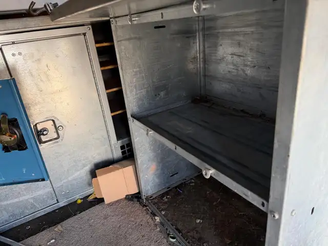 2015 Ford Econoline Commercial Cutaway - Photo 19