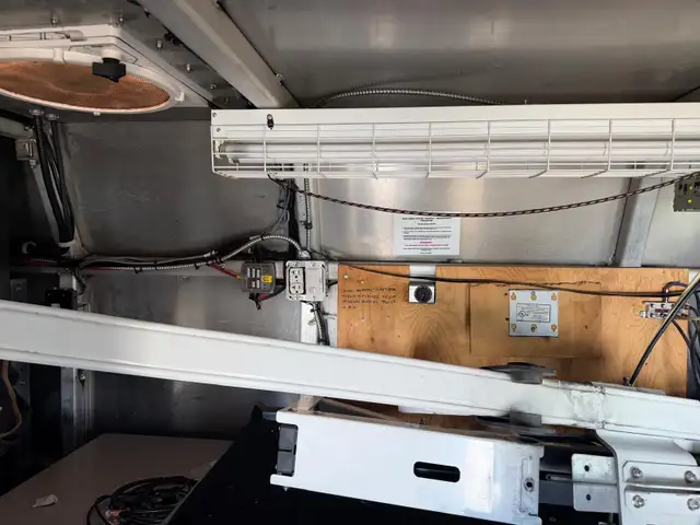 2015 Ford Econoline Commercial Cutaway - Photo 20