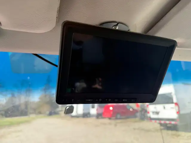 2015 Ford Econoline Commercial Cutaway - Photo 22