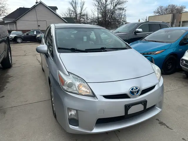 2010 TOYOTA PRIUS TOURING SUNROOF/CAMERA/SOLAR PANEL/SAFETY - Photo 2