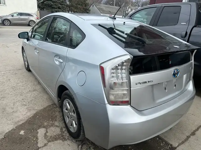 2010 TOYOTA PRIUS TOURING SUNROOF/CAMERA/SOLAR PANEL/SAFETY - Photo 3