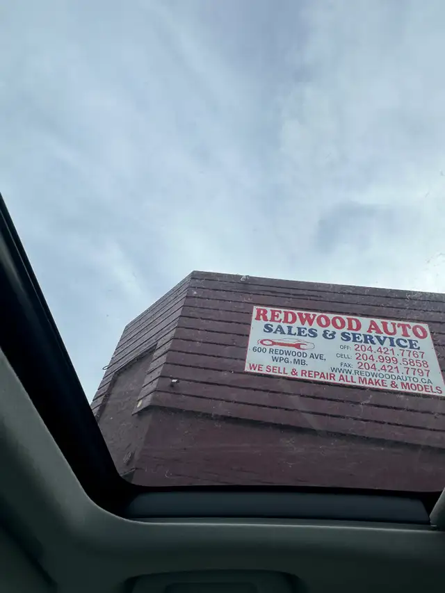 2010 TOYOTA PRIUS TOURING SUNROOF/CAMERA/SOLAR PANEL/SAFETY - Photo 10