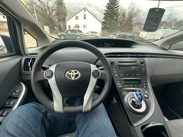 2010 TOYOTA PRIUS TOURING SUNROOF/CAMERA/SOLAR PANEL/SAFETY - Photo 11