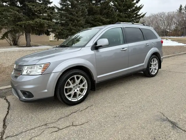 2015 Dodge Journey R/T. CROSS PKG AWD - 3RD ROW 7 SEATS - DVD - Photo 8