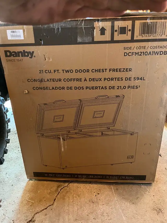 DANBY 21 CU FT  FREEZER