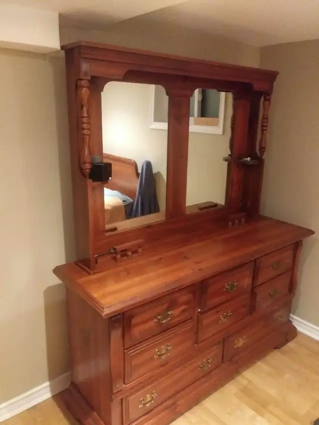 dresser with mirror