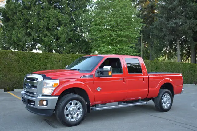 2012 Ford F-350 SuperDuty Lariat 6.7L Diesel 4x4 CrewCab - Photo 3