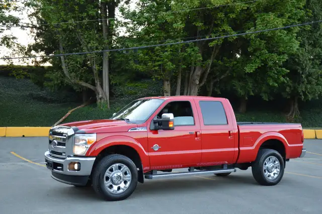 2012 Ford F-350 SuperDuty Lariat 6.7L Diesel 4x4 CrewCab - Photo 6