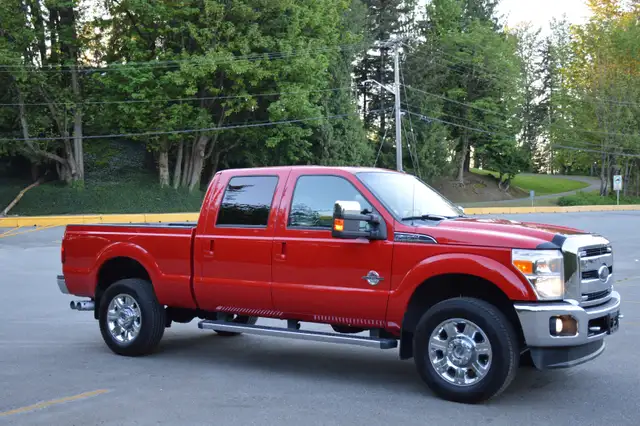 2012 Ford F-350 SuperDuty Lariat 6.7L Diesel 4x4 CrewCab - Photo 7
