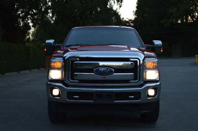 2012 Ford F-350 SuperDuty Lariat 6.7L Diesel 4x4 CrewCab - Photo 9