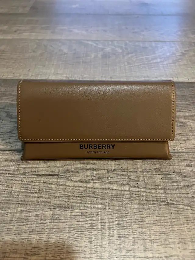 Selling my Burberry BE4403 Designer Sunglasses
