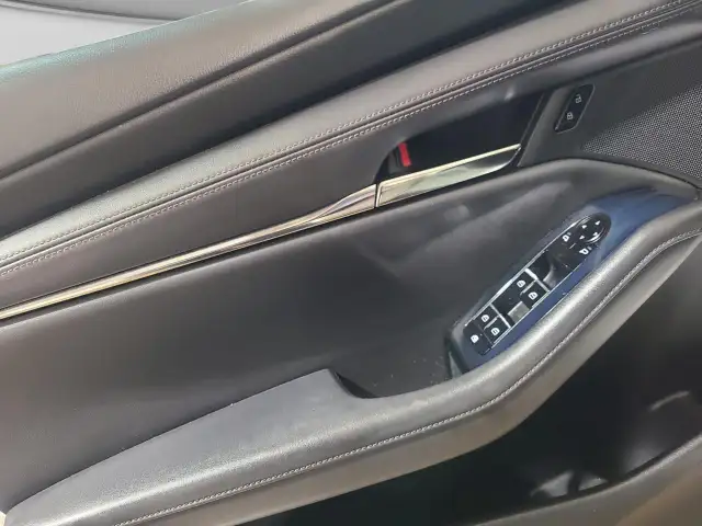 2019 Mazda MAZDA3 GS - Photo 11