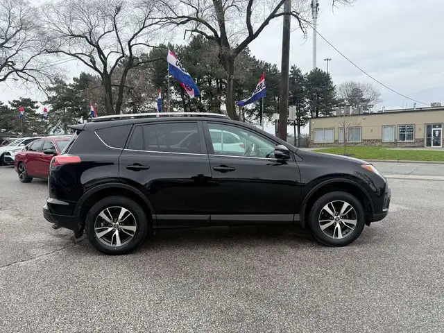 2018 Toyota RAV4 AWD l LE l 2.5i l 4Cyl l LDW l 2 Wheel Sets - Photo 9