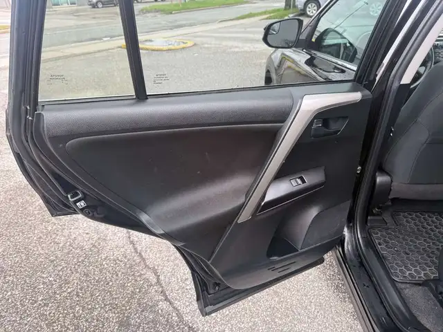 2018 Toyota RAV4 AWD l LE l 2.5i l 4Cyl l LDW l 2 Wheel Sets - Photo 13