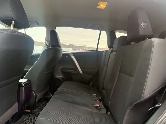 2018 Toyota RAV4 AWD l LE l 2.5i l 4Cyl l LDW l 2 Wheel Sets - Photo 14