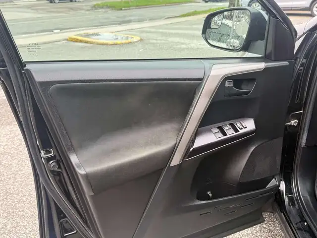 2018 Toyota RAV4 AWD l LE l 2.5i l 4Cyl l LDW l 2 Wheel Sets - Photo 16